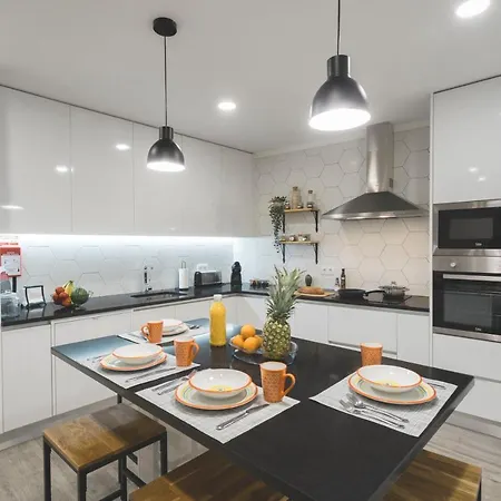 80 - Peace House * Ferrel (Leiria)